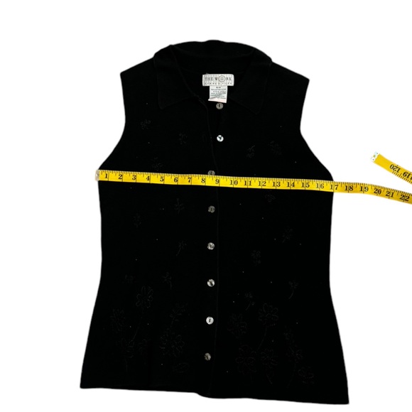 Vintage Sleeveless and Collared Cardigan - Picture 4 of 6